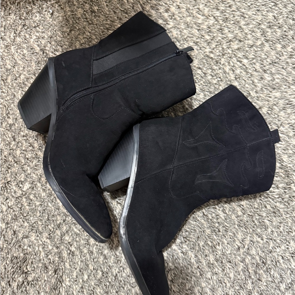 🖤 Torrid Black Western-Style Ankle Boots – Women’s 10WW